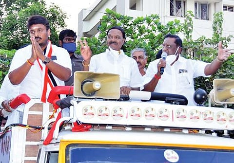 ஈரோடு கிழக்குத்தொகுதியில் அதிமுக கூட்டணி சார்பில் போட்டியிடும் வேட்பாளர் எம்.யுவராஜாவை ஆதரித்து, புதிய நீதிக்கட்சித் தலைவர் ஏ.சி.சண்முகம் பிரச்சாரம் மேற்கொண்டார்.