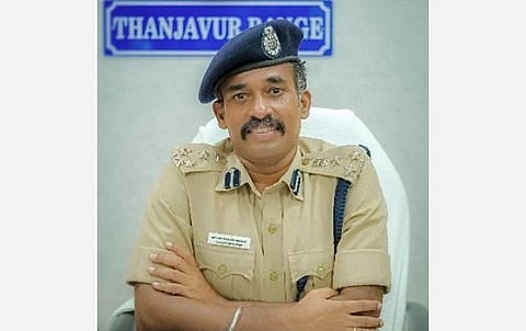 தபால் வாக்குக்காக போலீஸார் பணம் பெற்ற விவகாரம் - திருச்சி மாநகர காவல் ஆணையர் லோகநாதன் இடமாற்றம்: பொன்மலை உதவி ஆணையர் பணியிடை நீக்கம்; சிறப்பு எஸ்.ஐ, பெண் காவலரிடம் சிபிசிஐடி விசாரணை