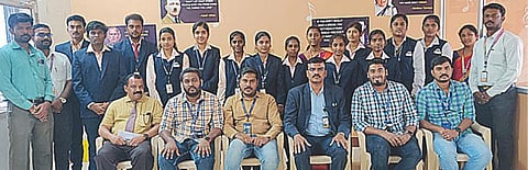 தேனி நாடார் சரஸ்வதி பொறியியல் மற்றும் தொழில்நுட்பக் கல்லூரியில் நடந்த வளாகத் தேர்வில் வெற்றி பெற்ற மாணவ, மாணவியர்.