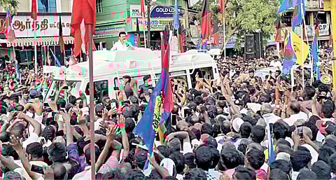 ஆலங்குளத்தில் நடைபெற்ற பிரச்சார கூட்டத்தில் திமுக தலைவர் மு.க.ஸ்டாலின் பேசினார்.