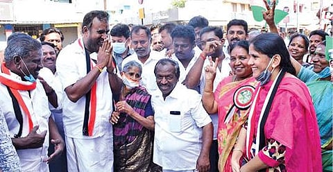 அதிமுக ஆட்சியில் கோவையில் முக்கிய சாலைகள் விரிவுபடுத்தப்பட்டு விபத்துகள் குறைப்பு: பிரச்சாரத்தின்போது அமைச்சர் எஸ்.பி.வேலுமணி தகவல்