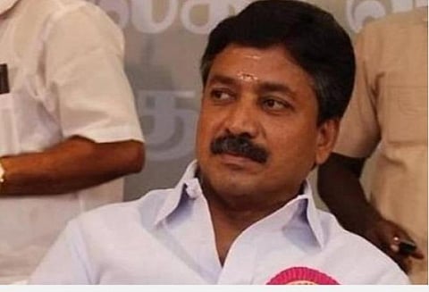 ஆரத்தி எடுத்த பெண்களுக்கு பணம் விநியோகம்; அமைச்சர் சிவி சண்முகம் உள்ளிட்ட 2 பேர் மீது வழக்குப்பதிவு