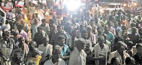 அமைச்சர் ஜி.பாஸ்கரனின் சொந்த ஊரான தமறாக்கியில் அமமுக வேட்பாளர் பிரச்சாரத்தில் திரண்ட கிராம மக்கள்.