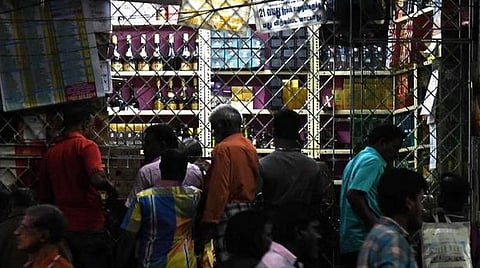 சட்டப்பேரவை தேர்தலையொட்டி டாஸ்மாக் கடைகளுக்கு 3 நாட்கள் விடுமுறை