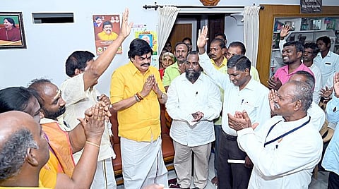 ஹாட் லீக்ஸ்: நல்லா சொன்னாரு டீட்டெய்லு..!