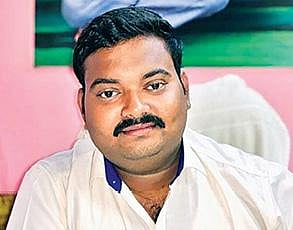 சித்த மருத்துவர் டி. பாஸ்கரன்.