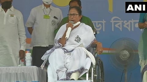 மேற்குவங்க தேர்தலில் ஒரு காலுடன் வெற்றிபெறுவேன்: மம்தா பானர்ஜி திட்டவட்டம்
