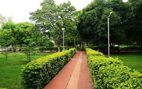 வண்டியூர் பூங்காவில் அத்துமீறும் காதலர்கள்: நீதிபதியிடம் பெண் வழக்கறிஞர்கள் புகார்