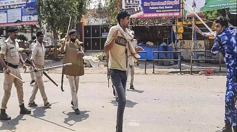 பிஹாரில் கரோனா பாதுகாப்பு எடுக்கவில்லை என கோச்சிங் சென்டரை மூடவந்த அரசு அதிகாரிகள் மீது மாணவர்கள் தாக்குதல்