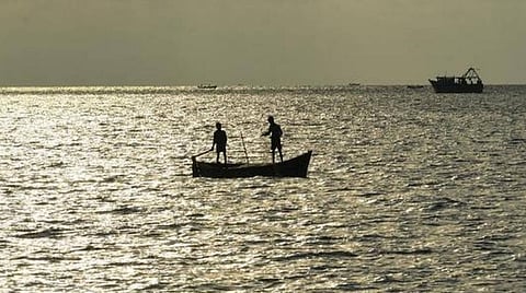 தென்கடல் மீன்பிடியின் அபாயச் சூழல்
