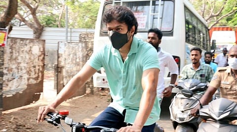 வாக்களிக்க சைக்கிளில் வந்தது ஏன்? - விஜய் தரப்பு விளக்கம்