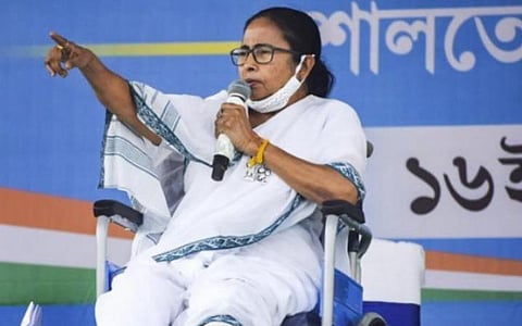 மேற்கு வங்கத்தில் ஒவ்வொருவரையும் தனியாக எதிர்க்கும் ஒரே பெண் மம்தா பானர்ஜி:  ஜெயா பச்சன் பாராட்டு