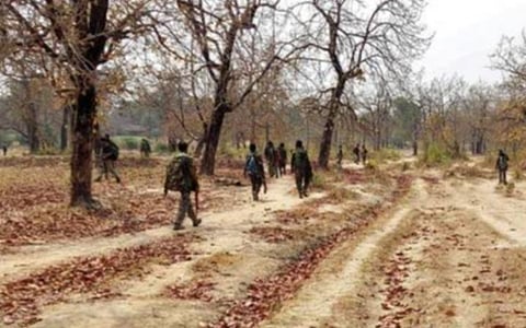 சத்தீஸ்கர் என்கவுன்டர்:  காணாமல் போன வீரர் மாவோயிஸ்ட்டுகள் வசம் இருப்பதாக தகவல்