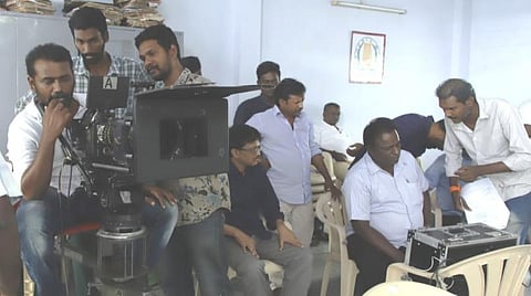 ப்ளூ சட்டை மாறனின் 'ஆன்டி இண்டியன்' படத்துக்குத் தடை: படக்குழுவினர் அதிர்ச்சி