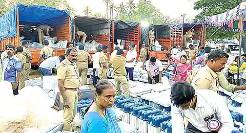 திருப்பூர், நீலகிரி மாவட்டங்களில் -  வாக்குப்பதிவு இயந்திரங்களுக்கு பலத்த பாதுகாப்பு :