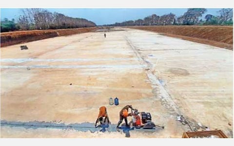 ஆசிய உள்கட்டமைப்பு முதலீட்டு வங்கி நிதி ரூ.2,639 கோடியில் கல்லணைக் கால்வாய் புனரமைப்பு பணி தீவிரம்: கடைமடை பகுதியின் தண்ணீர் பற்றாக்குறையைப் போக்க நடவடிக்கை