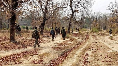 நக்சலைட்களுக்கு நவீன ரக ஆயுதங்கள் கிடைப்பது எப்படி?