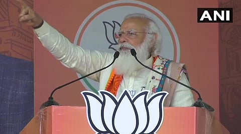 சிலிகுரியில் நடந்த தேர்தல் பிரச்சாரத்தில் பிரதமர் மோடி பேசிய காட்சி | படம்: ஏஎன்ஐ.