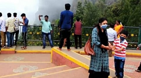 கோடை வெயிலின் தாக்கத்தைக் குறைக்க கொடைக்கானலில் குவிந்த சுற்றுலாபயணிகள் 