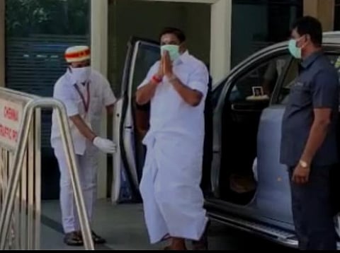 தலைமைச் செயலகத்திற்கு வருகை தந்த முதல்வர் பழனிசாமி.