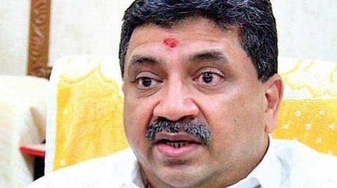 ஹாட் லீக்ஸ்: பழையபடி பாளையம் இல்லம்!