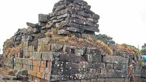 சபரிமலையைப் போன்று கண்ணகி கோயிலிலும் பக்தர்களை அனுமதிக்கக் கோரி கேரள உயர் நீதிமன்றத்தில் வழக்கு