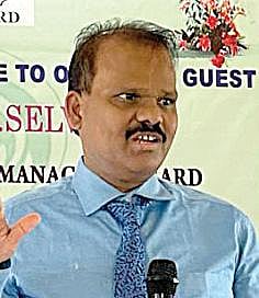 நபார்டு வங்கி தலைமைப் பொது மேலாளர் செல்வராஜ்.