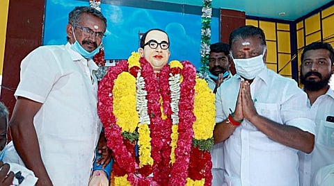 ஹாட் லீக்ஸ்: தேவர் கைவிட்டாலும் தேவேந்திரர் கைவிடல!