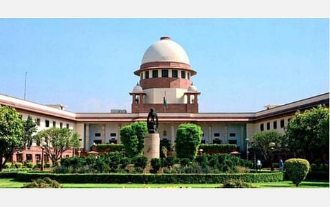 ஆக்ஸிஜன் பற்றாக்குறையை பூர்த்தி செய்யும் விதமாக ஸ்டெர்லைட் ஆலையை திறக்க அனுமதி என மத்திய அரசு தகவல்: தமிழக அரசின் எதிர்ப்பால் உச்ச நீதிமன்றத்தில் விசாரணை இன்று தள்ளிவைப்பு