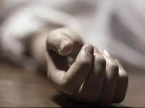 சேலத்தில் தனக்கு தானே விஷ ஊசி போட்டு செவிலி தற்கொலை