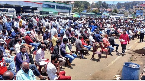 நீலகிரியில் சுற்றுலாத் தலங்களைத் திறக்க வலியுறுத்தி மீண்டும் போராட்டம்