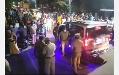 மறைமலைநகரில் அதிமுக பிரமுகர் கொலை: 6 தனிப்படை அமைத்து போலீஸார் விசாரணை