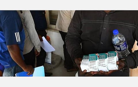 தனியார் மருத்துவமனைகளில் தட்டுப்பாடு இருப்பதால் ரெம்டெசிவிர் விற்க அரசு மருந்தகம் தொடக்கம்