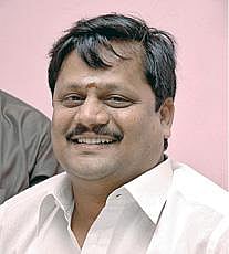 பாஜக வேட்பாளர் தணிகைவேல்