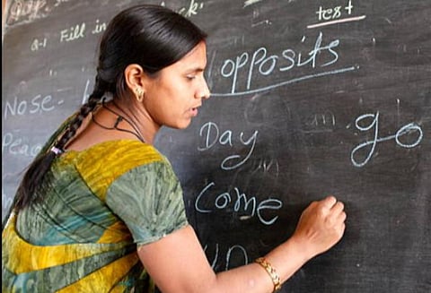 தனியார் பள்ளி ஆசிரியர்களும் நாளை முதல் பள்ளிக்கு வரத் தேவையில்லை