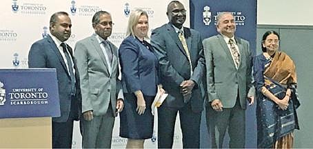 டொரண்டோ பல்கலைக்கழகத்தின் ஸ்காபுரோ வளாகத்தில் தமிழ் இருக்கை குறித்து அதிகாரபூர்வமாக அறிவித்த குழுவினர்