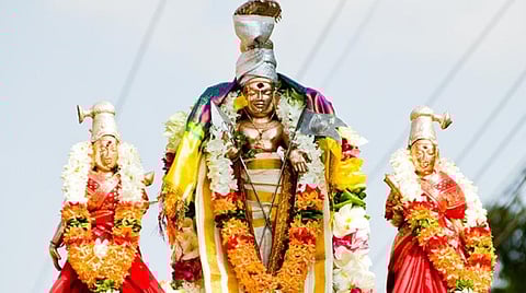 விருச்சிக ராசி அன்பர்களே! மே மாத பலன்கள்;  நினைத்தது நடக்கும்; குடும்பத்தில் நல்ல மாற்றம்; நண்பர்களால் உதவி; நிதானத்தால் வெற்றி! 