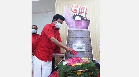 கரோனா தொற்றுக்கு எதிராகப் போராடும் முன்களப் பணியாளர்களுக்கு நன்றிக்கடன் பட்டுள்ளோம்: ஸ்டாலின் மே தின வாழ்த்து