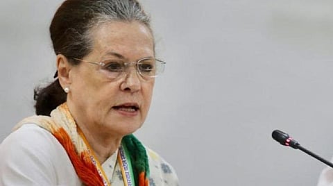 கரோனா 2வது அலையை எதிர்கொள்ள தேசிய அளவிலான கொள்கை தேவை: சோனியா காந்தி