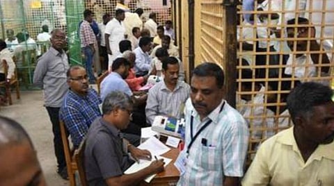 நெல்லை தொகுதி வாக்கு எண்ணிக்கை ஒரு மணி நேரத்துக்கும் மேலாக நிறுத்தம்