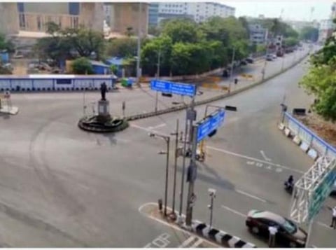 மே 6 முதல் மளிகை, காய்கறிக் கடைகள் நண்பகல் 12 மணி வரை மட்டுமே இயங்க அனுமதி: தமிழக அரசு அறிவிப்பு