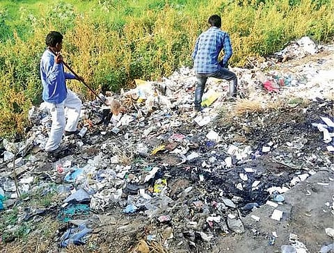 நொய்யலாற்றில் குப்பை அகற்றும் பணி தீவிரம்