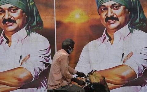 வீடுகளில் இருந்தபடி தொலைக்காட்சிகளில் முதல்வர் பதவியேற்பு விழாவை நேரலையில் காணுங்கள்: திமுக தொண்டர்களுக்கு மு.க.ஸ்டாலின் வேண்டுகோள்