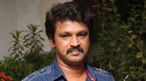 கரோனா நமக்கு வராது என்ற சிந்தனை யாருக்கும் வேண்டாம்: சேரன் வேண்டுகோள்