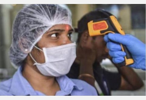 கோவையில் நிரம்பி வழியும் அரசு, தனியார் மருத்துவமனைகள்: ஆக்சிஜன் வசதி கொண்ட படுக்கை கிடைக்காமல் கரோனா நோயாளிகள் அவதி