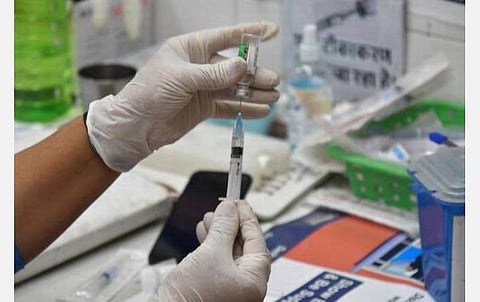 கரோனா தடுப்பூசி இருப்பு விவரத்தை வாட்ஸ்அப் மூலம் அறிந்து கொள்ளலாம்