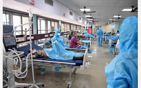 முதல்வர் காப்பீடு திட்டத்தில் தனியாரில் கரோனா சிகிச்சை பெறுவோருக்கு அரசு நிர்ணயித்த கட்டணம் மட்டுமே வழங்கப்படும்: முழு கட்டணத்தையும் அரசு ஏற்காது என அதிகாரிகள் தகவல்