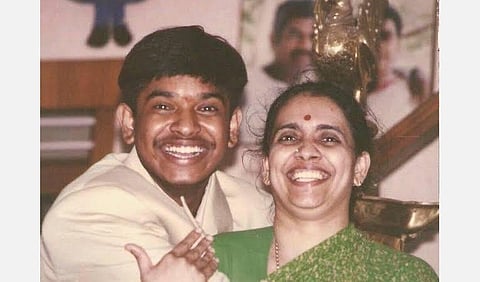 எங்கள் குடும்பத்தின் குலதெய்வத்தை இழந்து நிற்கிறோம் - இயக்குநர் வெங்கட் பிரபு உருக்கம்