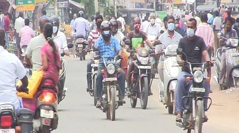 விருதுநகரில் ஊரடங்கிற்கு பொதுமக்கள் ஒத்துழைப்பு இல்லை: நோய்த் தொற்றைக் கட்டுப்படுத்துவதில் சிக்கல்