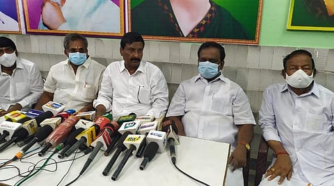 புதுச்சேரி கிழக்கு மாநில அதிமுக செயலாளர் அன்பழகன், என்.ஆர்.காங்கிரஸ் பொதுச்செயலாளர் ஜெயபால், பாஜக பொதுச்செயலாளர் ஏம்பலம் செல்வம்